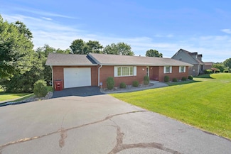 60 Monroe Dr, Russell, KY 41169