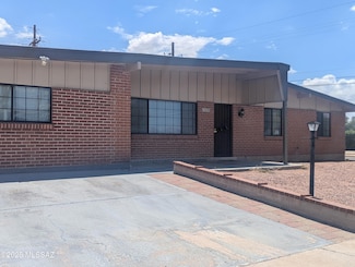 8250 E Shiloh St, Tucson, AZ 85710