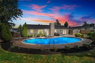 1406 W Pine St, Rogers, AR 72758