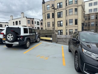 425 Newbury St Unit 165, Boston, MA 02115