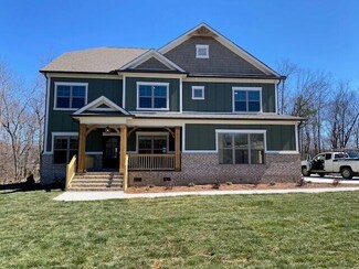 2430 Blue Mist Dr, Signal Mountain, TN 37377