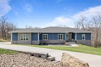 35837 Red Pine Ct, Earlham, IA 50072