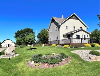523 5th Ave SE, Melrose, MN 56352
