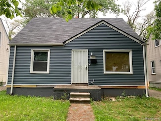 15880 W Parkway St, Detroit, MI 48223