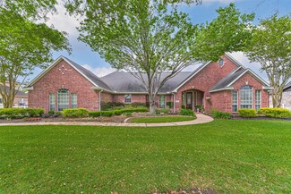 6125 Ravenwood Dr, Pearland, TX 77584