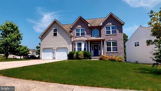 2 Toll Gate Ct, Sicklerville, NJ 08081
