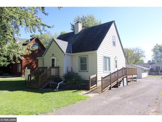 204 W Warren St, Roberts, WI 54023