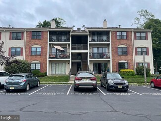 8 Voscek Ct, Lawrence Township, NJ 08648