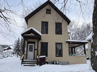 102 W 8th Ave, Gloversville, NY 12078