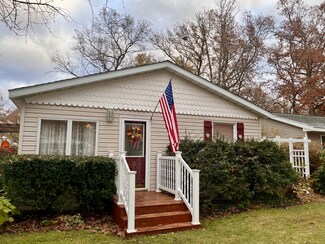 38 N Stewart St, Muskegon, MI 49442