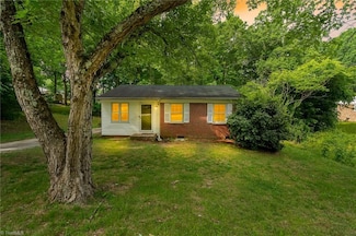 1126 E Springfield Rd, High Point, NC 27263