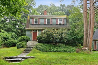 50 Forest Rd, Cape Elizabeth, ME 04107
