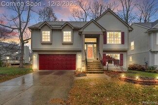 845 Canter Ln, Auburn Hills, MI 48326