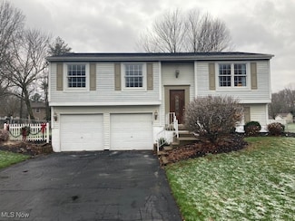 261 N Colonial Dr, Cortland, OH 44410
