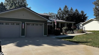 1605 Edmundson Dr, Oskaloosa, IA 52577