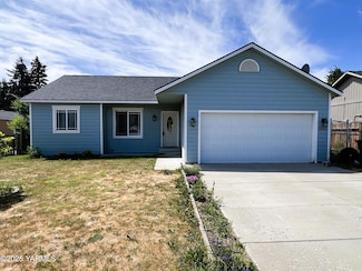 1215 Vineyard Dr, Tieton, WA 98947