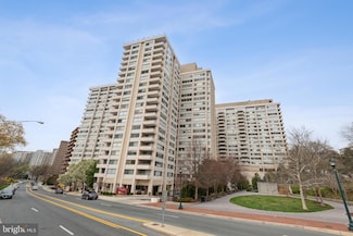 4515 Willard Ave, Chevy Chase, MD 20815