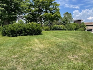 212 W Maple Ave, Libertyville, IL 60048