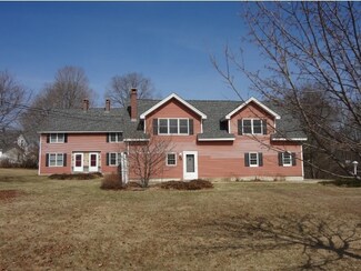 8 Willey St, Rollinsford, NH 03869