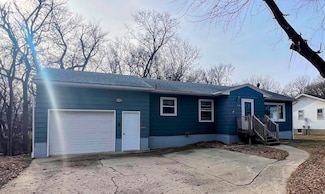 614 W 5th Ave N, Estherville, IA 51334