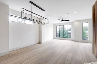 218 Pinckney St, San Antonio, TX 78209