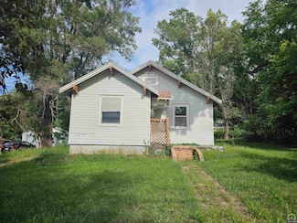 514 S Mulberry St, Madison, KS 66860