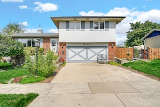 15301 Cherry Ln, Oak Forest, IL 60452