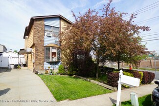 4 Hewitt Ave, Staten Island, NY 10301