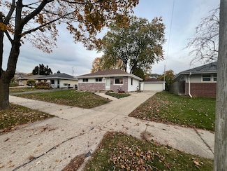 5610 S Hately Ave, Cudahy, WI 53110