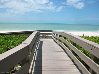 9577 Gulf Shore Dr Unit 403, Naples, FL 34108
