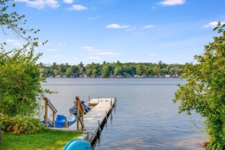 5 Lake Ave, Hampstead, NH 03841