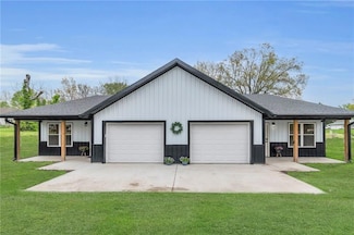 511 W Mcgaughy St, Hamilton, MO 64644