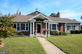 107 Lake Dr, Laurel, DE 19956