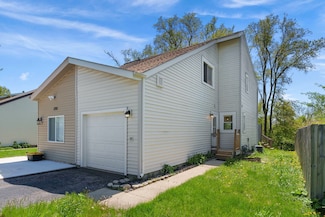 27W149 Cooley Ave, Winfield, IL 60190