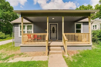 4032 Kensington Ave, Kansas City, MO 64130
