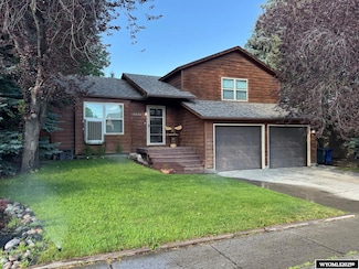 3820 Tam-O-shanter Dr, Riverton, WY 82501