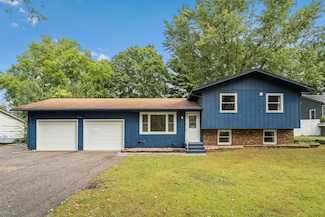 525 3rd St, Evansdale, IA 50707