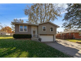4037 Hull Ave, Des Moines, IA 50317