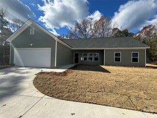107 Wildwood Rd, Great Falls, SC 29055