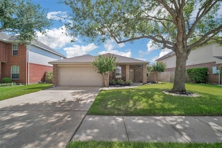 2707 Courtyard Ln, Pearland, TX 77584