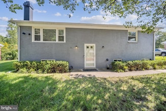 9708 Glen View Dr, Clinton, MD 20735