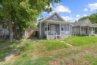 805 E Ash St, Salina, KS 67401