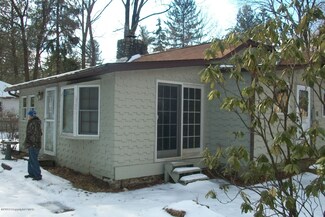 69,70,70A Girard Ave, Saylorsburg, PA 18353