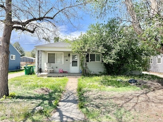 2271 Newark St, Aurora, CO 80010