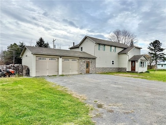 955 Lewiston Rd, Basom, NY 14013