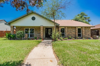 3733 Magnolia Dr, Grand Prairie, TX 75052