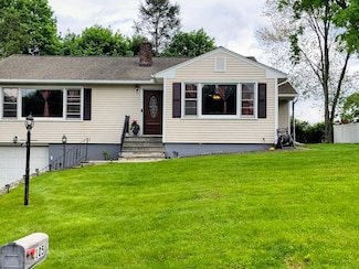 105 Jericho Rd, Middlebury, CT 06762