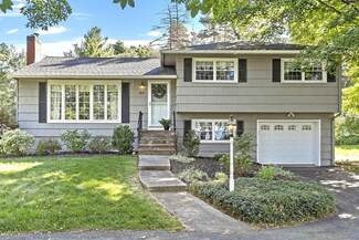 45 Greenwood Rd, Andover, MA 01810