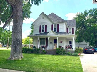 303 N 7th St, Sterling, KS 67579