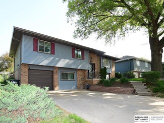 4430 Shady Lane Cir, Omaha, NE 68105
